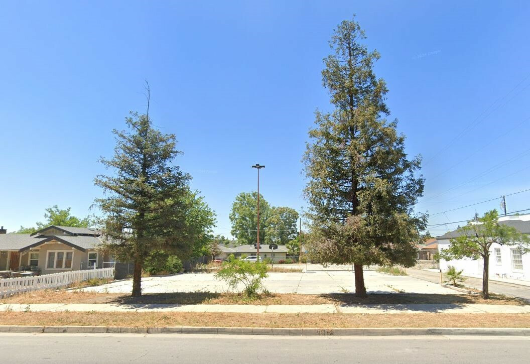 Property Photo:  1810 Baker Street  CA 93305 