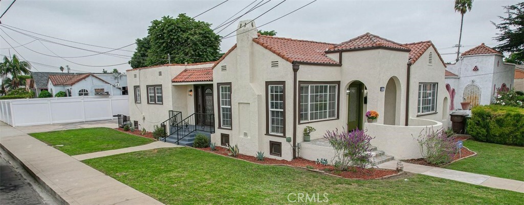 Property Photo:  801 E Laurel Street  CA 90221 