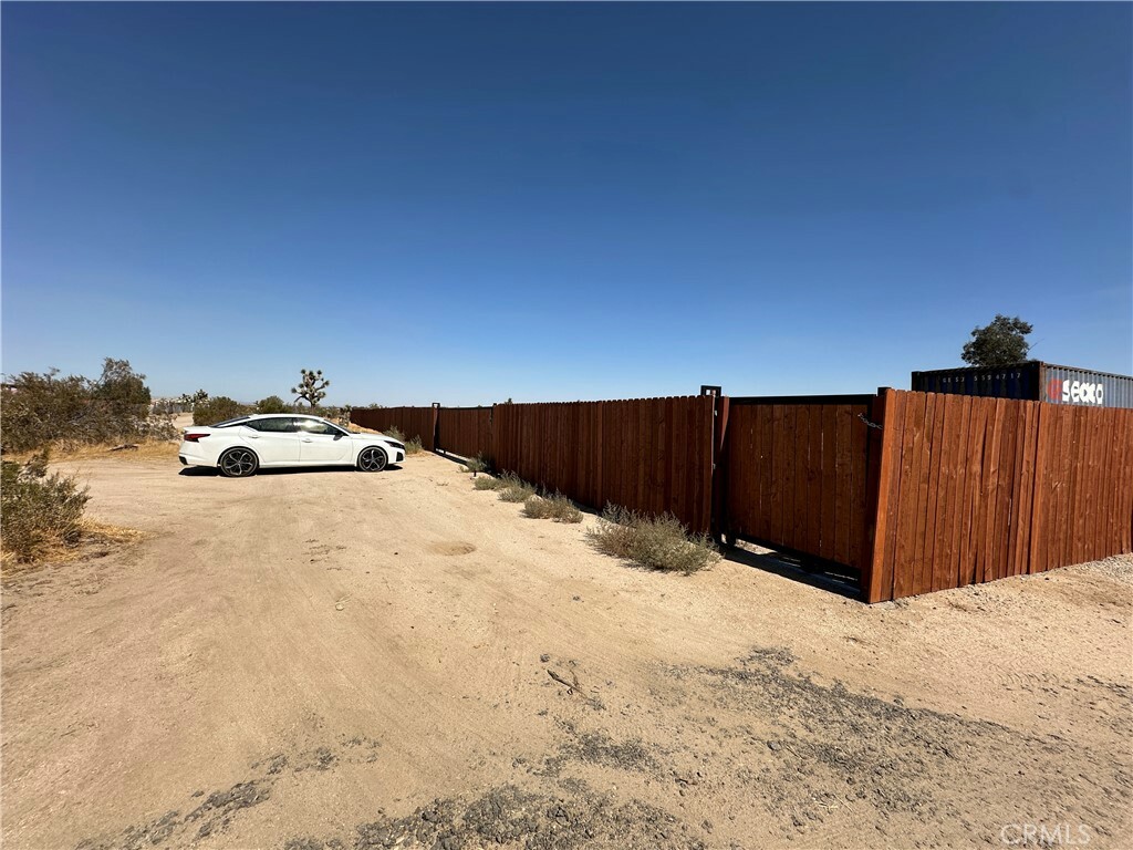 Property Photo:  0 E Avenue S-12  CA 93543 