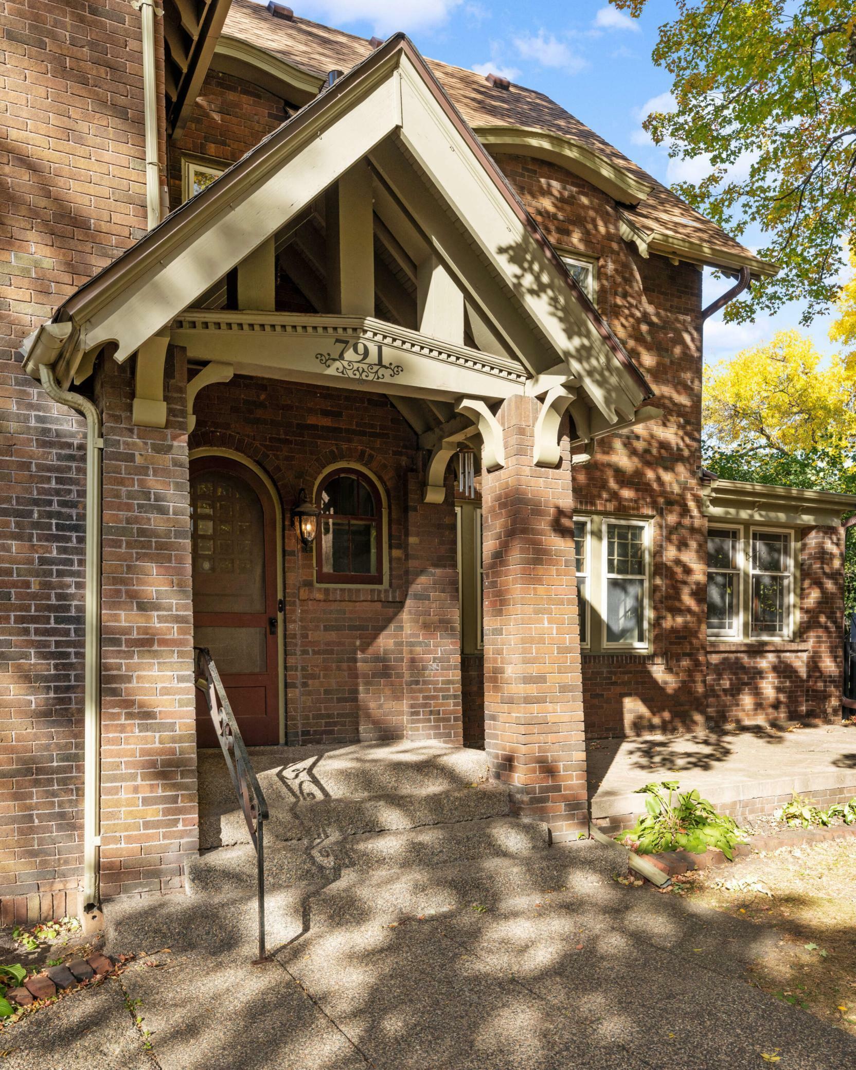 Property Photo:  791 Linwood Avenue  MN 55105 