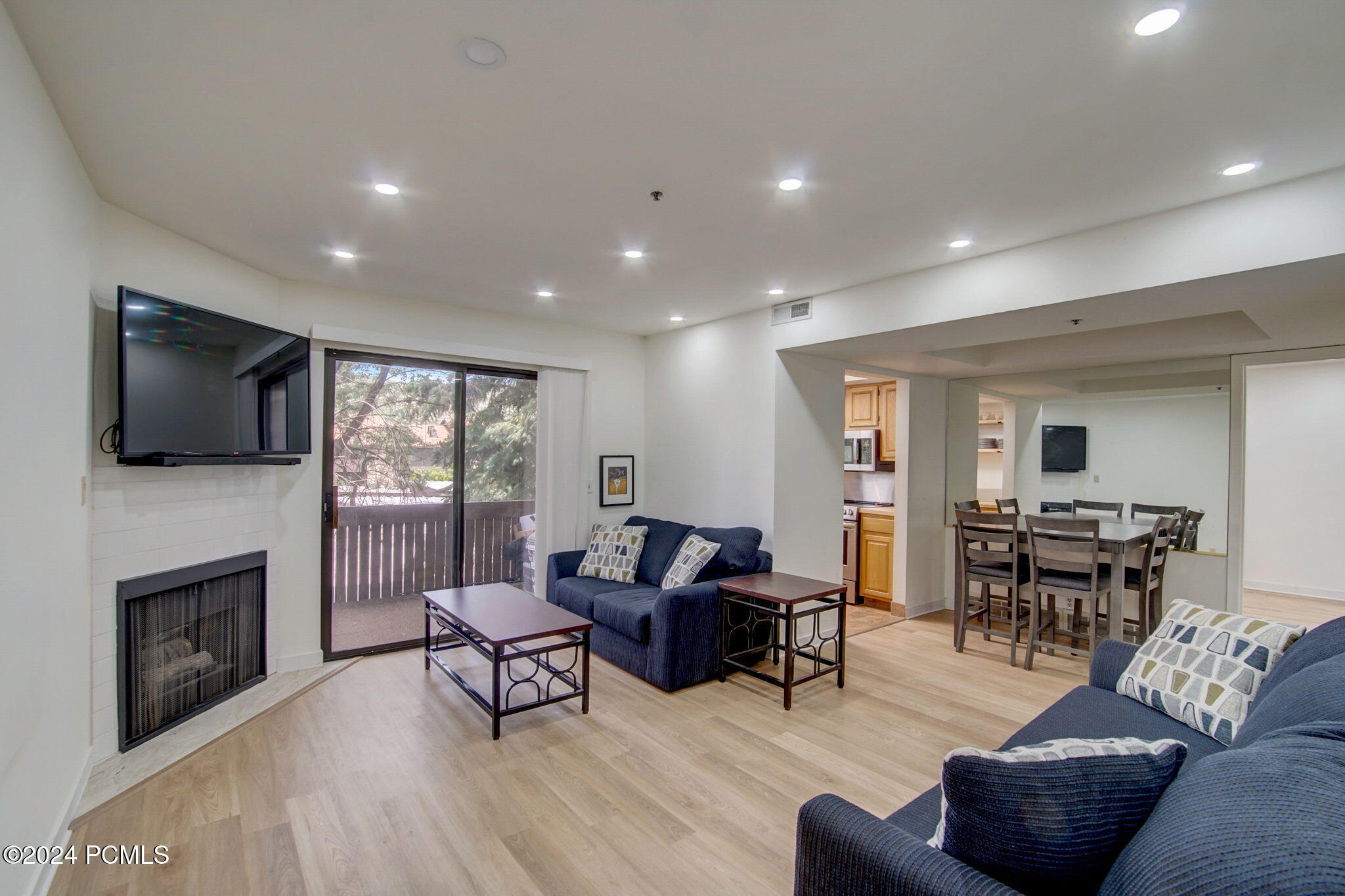 Property Photo: 6861 W 2200 Apt 9U UT 84098