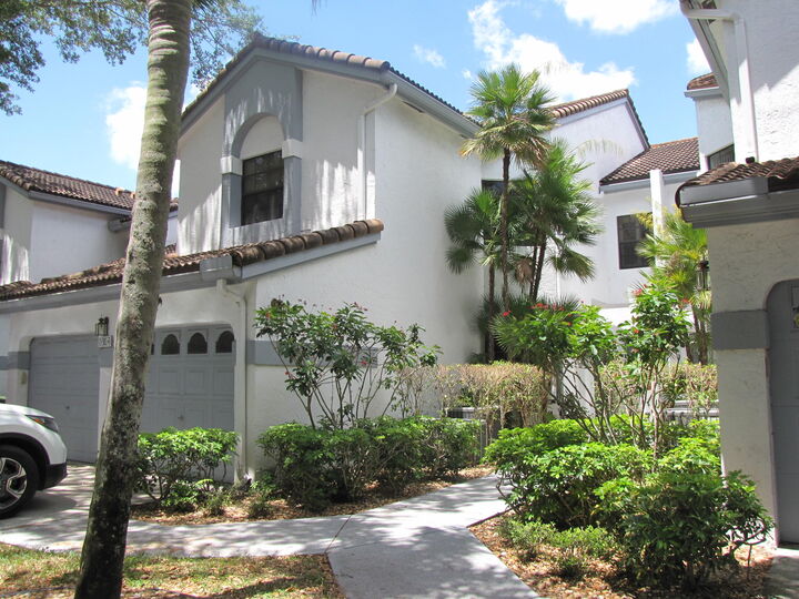 Property Photo:  5427 Verona Drive C  FL 33437 