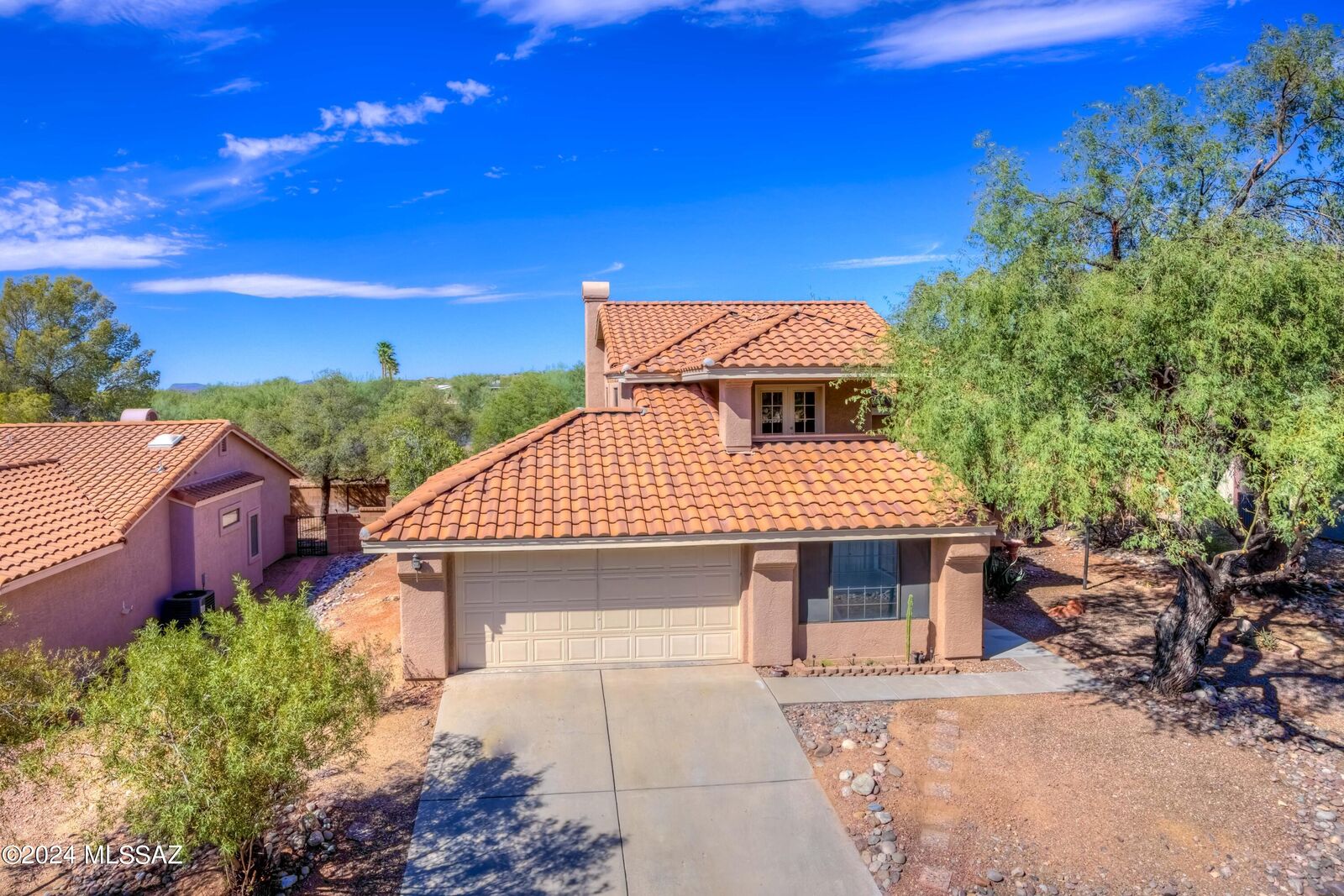 Property Photo: 10081 N Pitchingwedge Lane AZ 85737