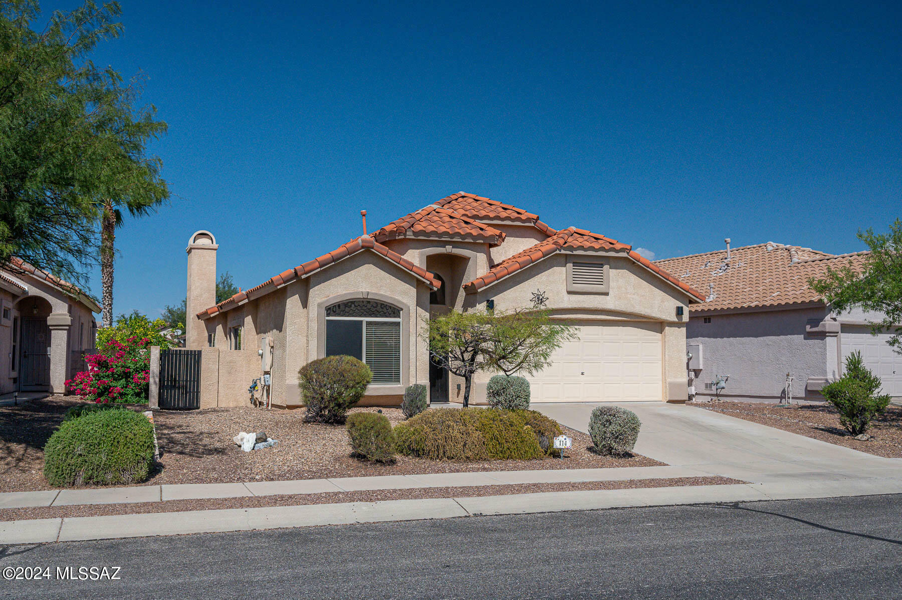 Property Photo:  114 W Freddie Canyon Way  AZ 85755 