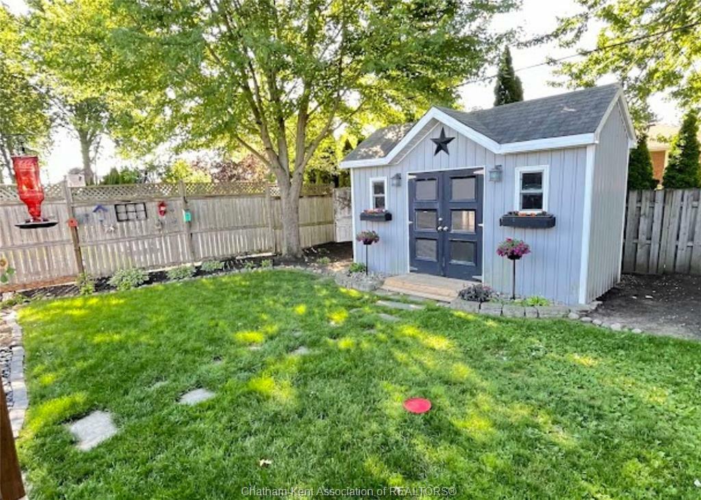 Property Photo:  212 Thomas Avenue  ON N8A 2B8 