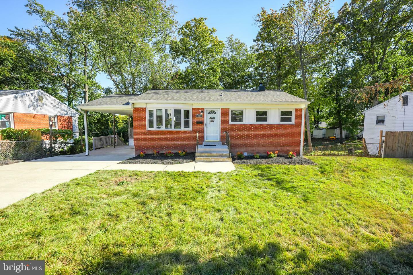 Property Photo:  1917 York Drive  VA 22191 