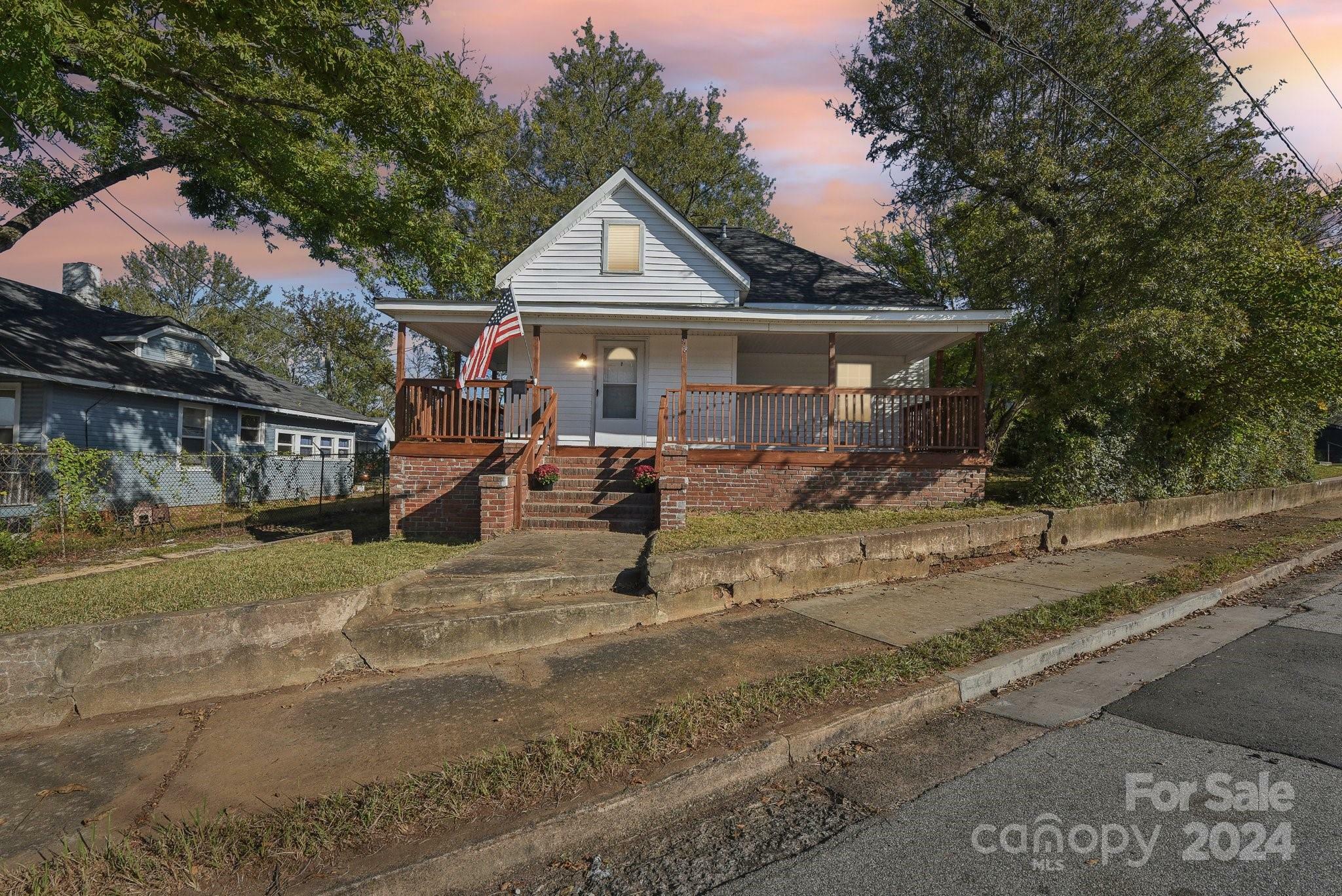 Property Photo:  528 Hagins Street  SC 29730 