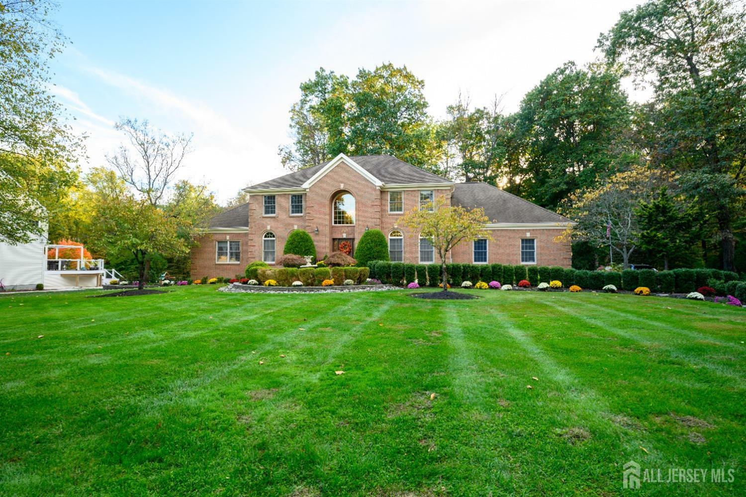 Property Photo:  242 Forest Lane  NJ 08902 