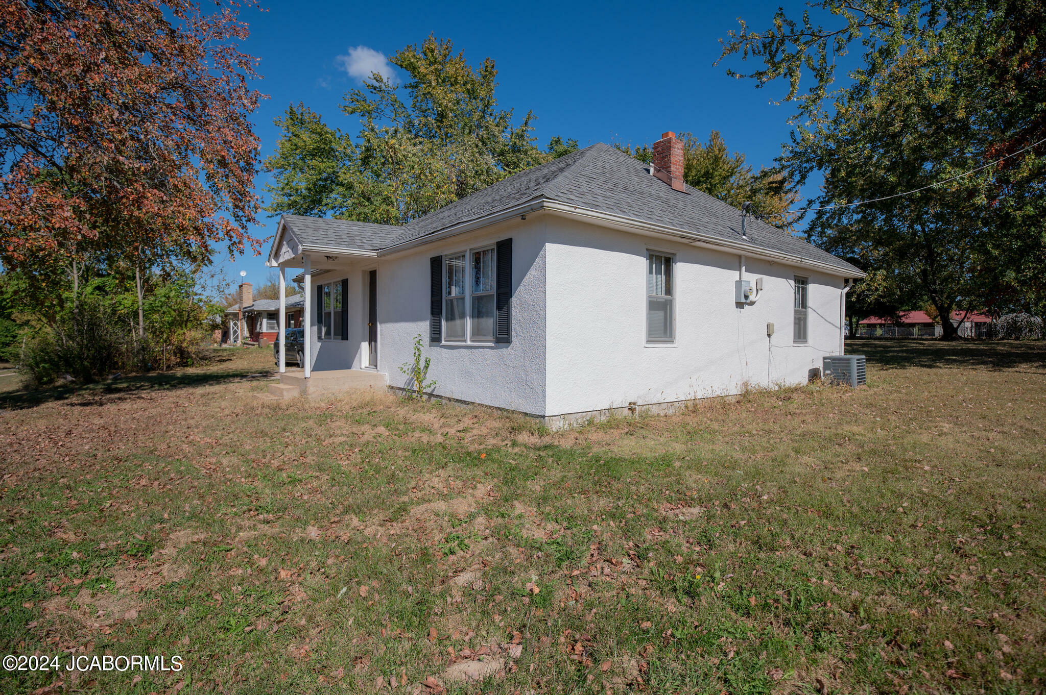 Property Photo:  404 Alvarado Avenue  MO 65013 