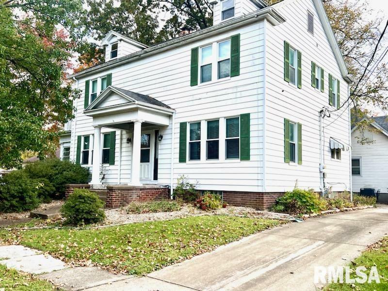 Property Photo:  302 S Sycamore Street  IL 62801 