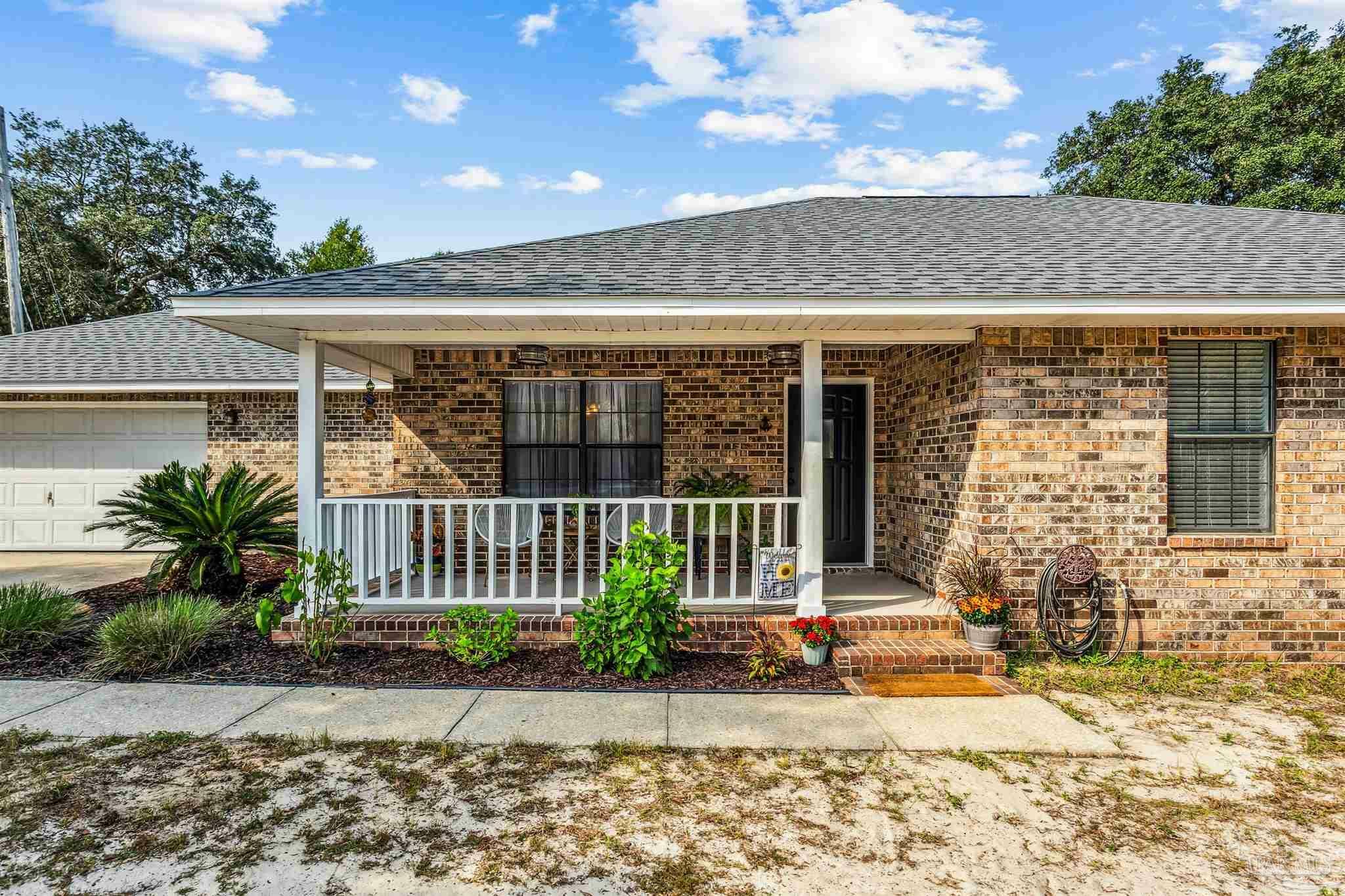 Property Photo:  1747 New Hope Rd  FL 32563 