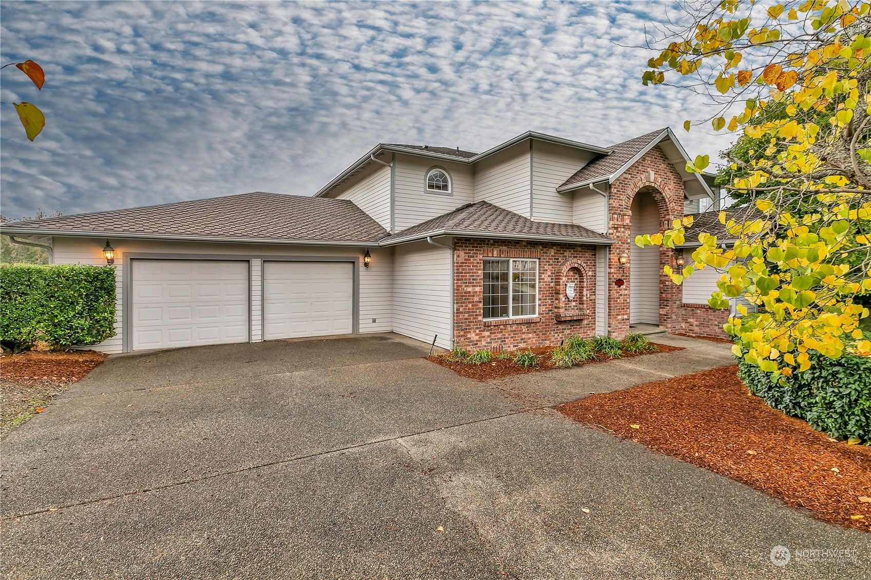 Property Photo:  5724 Ridge Drive NE  WA 98422 