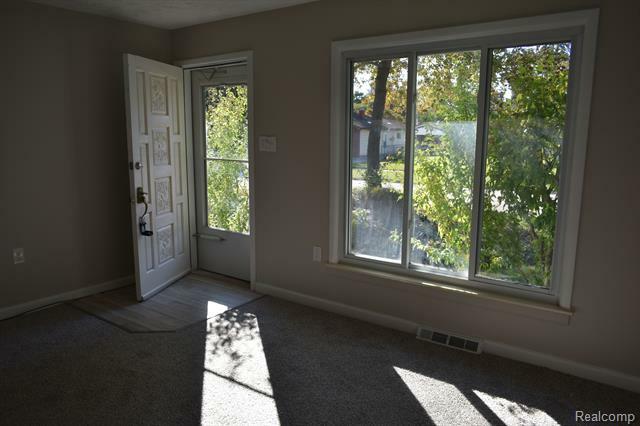 Property Photo:  6125 Janet Street  MI 48180 