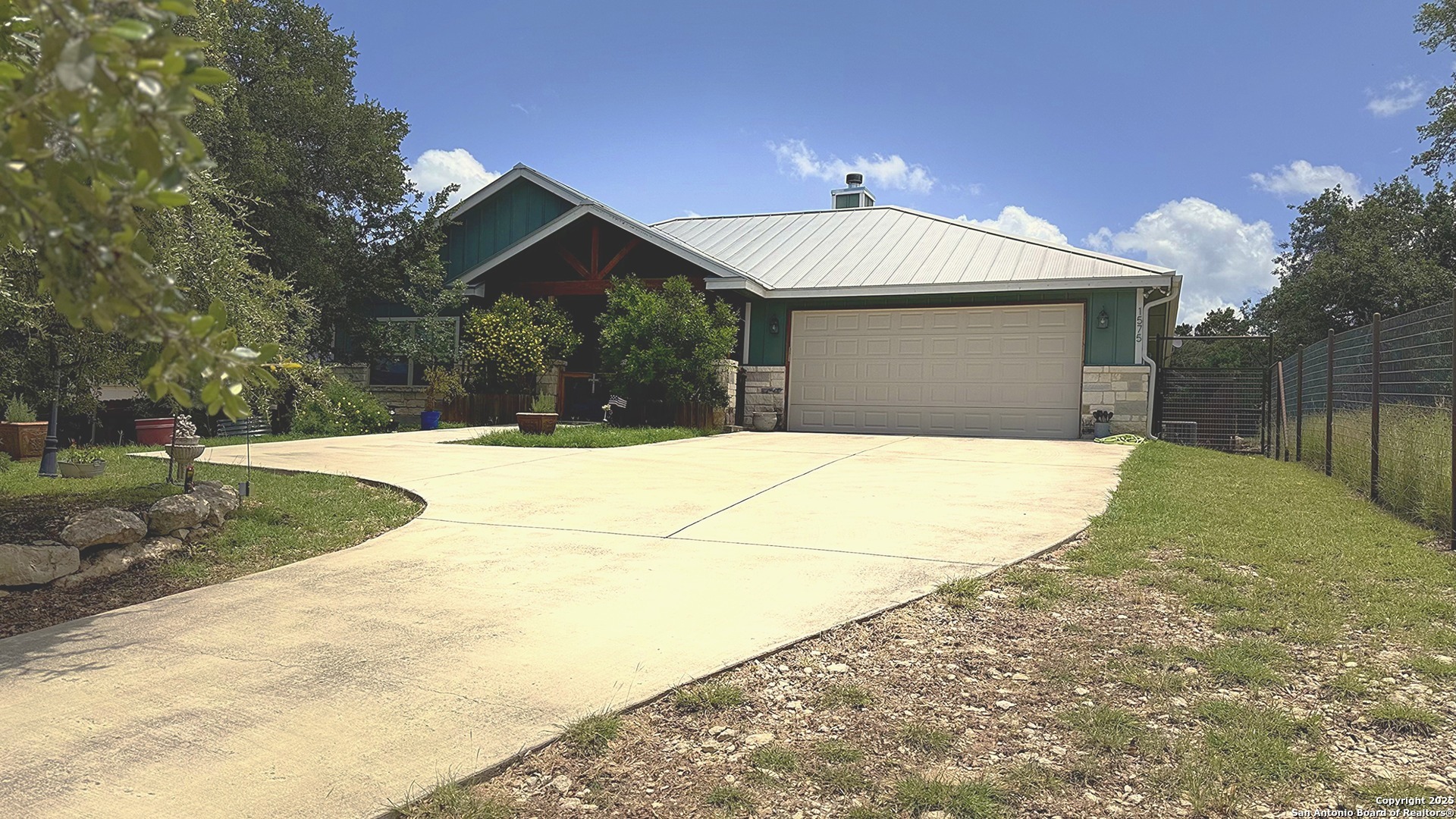 Property Photo: 1575 Cattail TX 78133