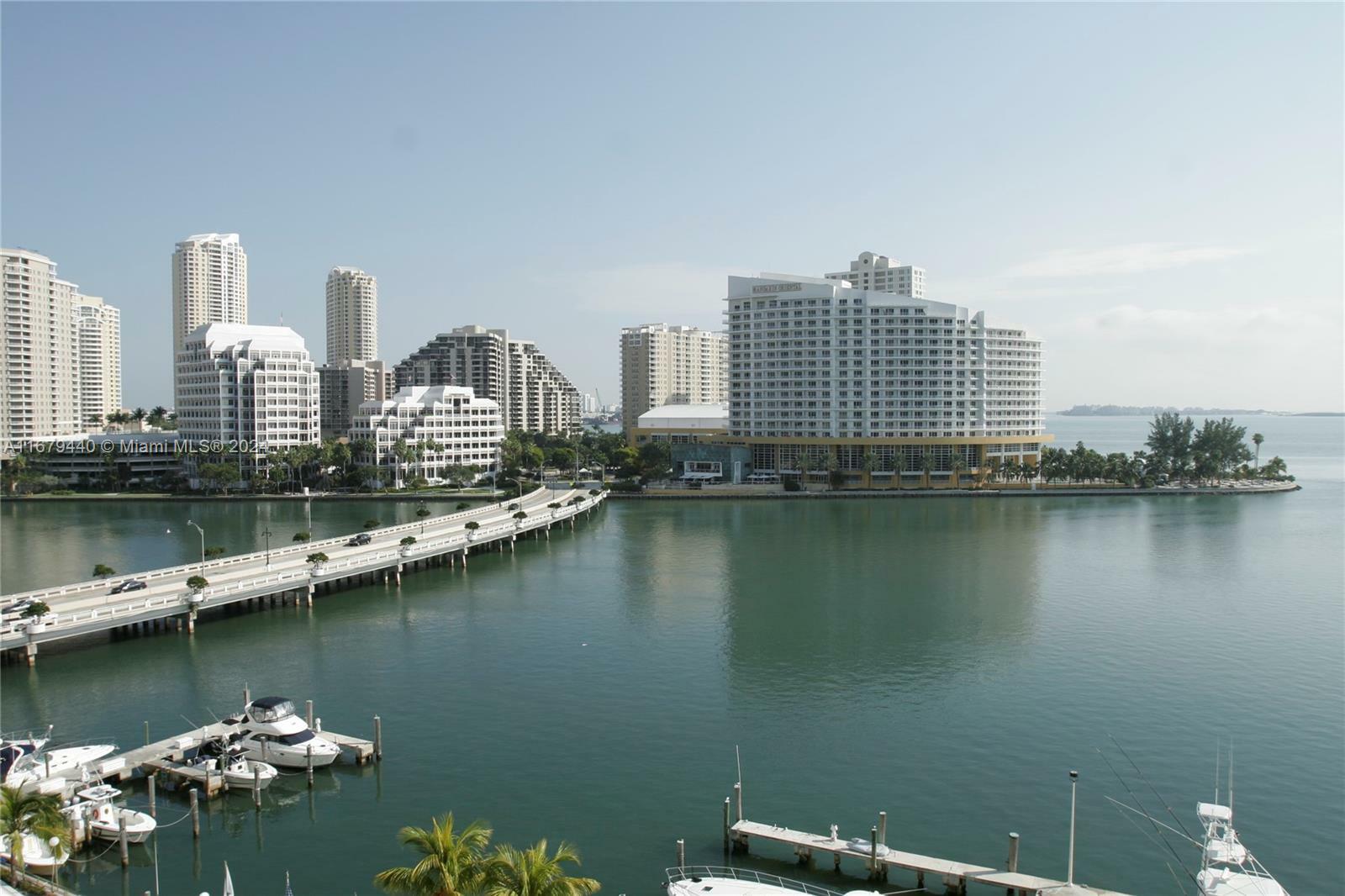 Property Photo:  905 Brickell Bay Dr 1530  FL 33131 