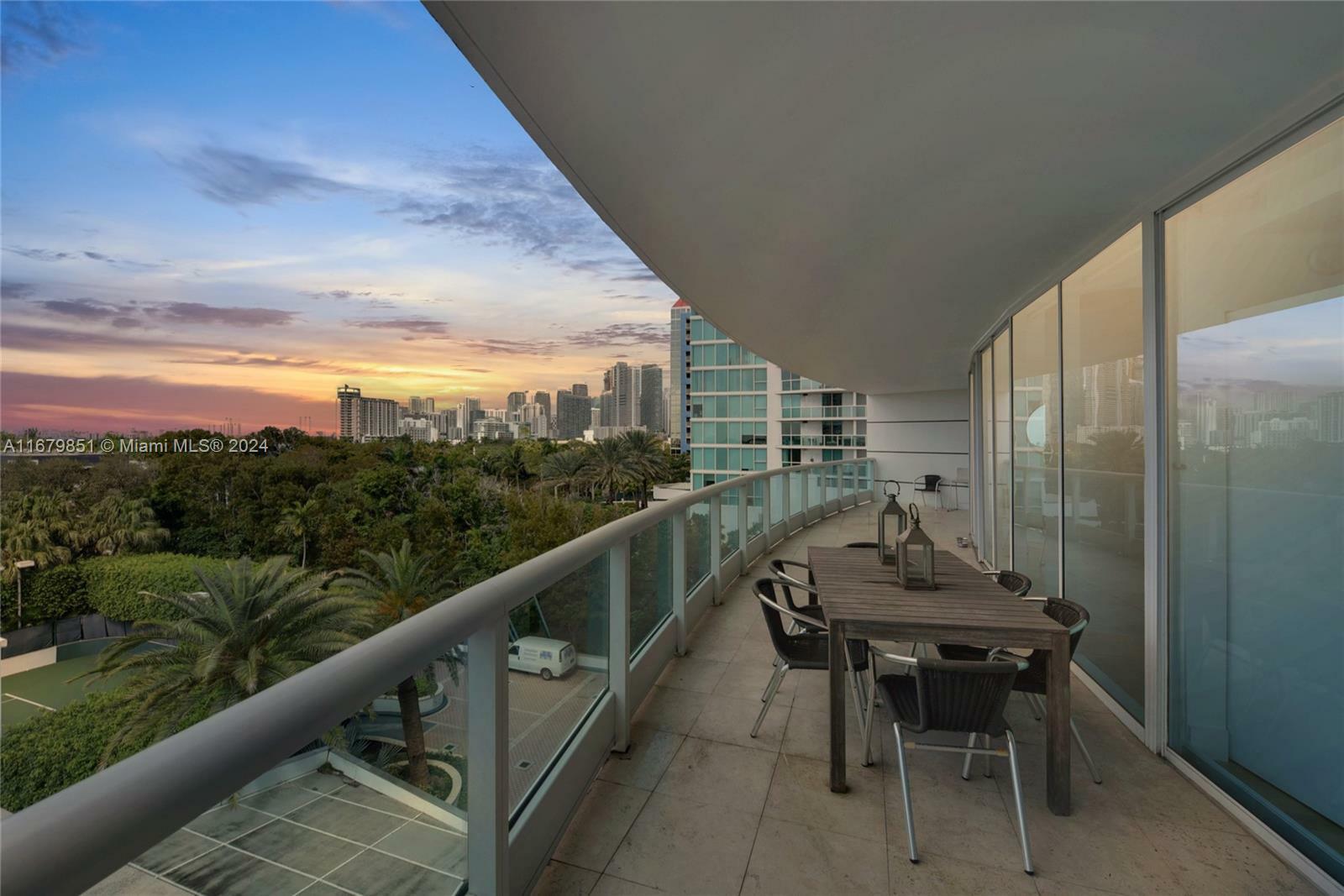 Property Photo:  2127 Brickell Ave 806  FL 33129 