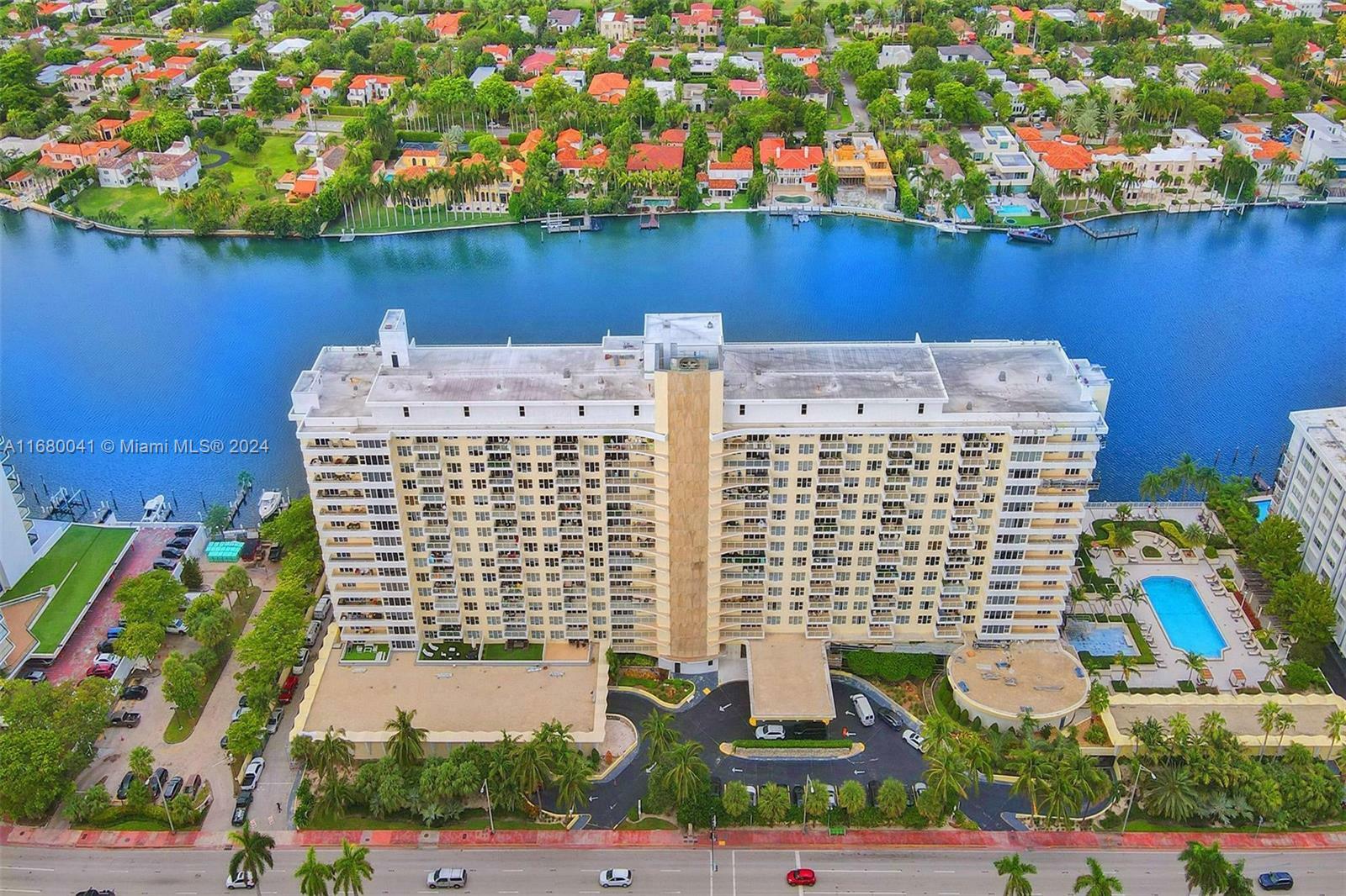 Property Photo:  5600 Collins Ave 9D  FL 33140 