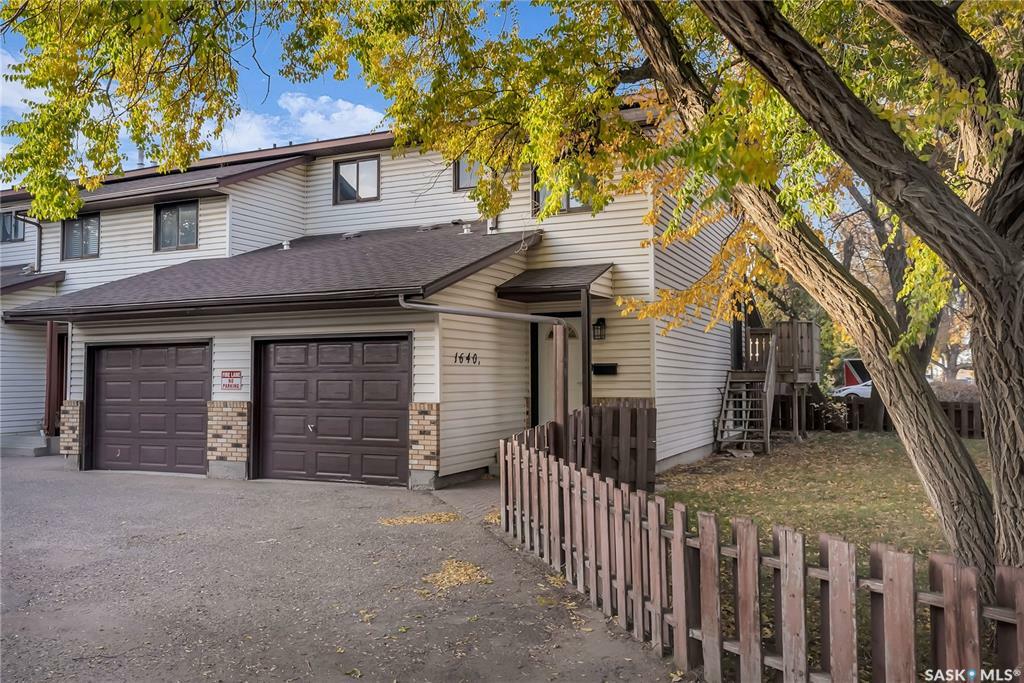 Property Photo:  1640A Central Avenue  SK S7N 2H5 