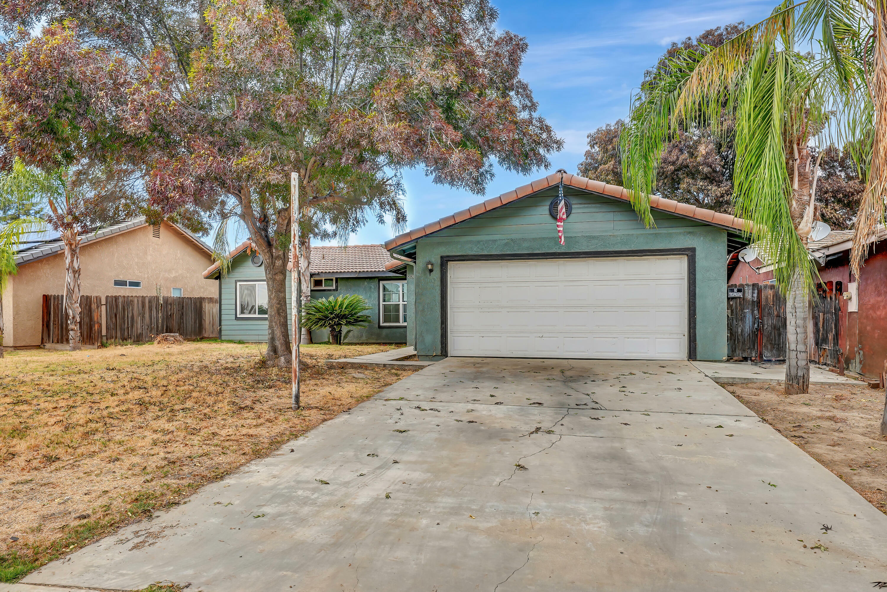 Property Photo:  330 W Wren Avenue  CA 93291 