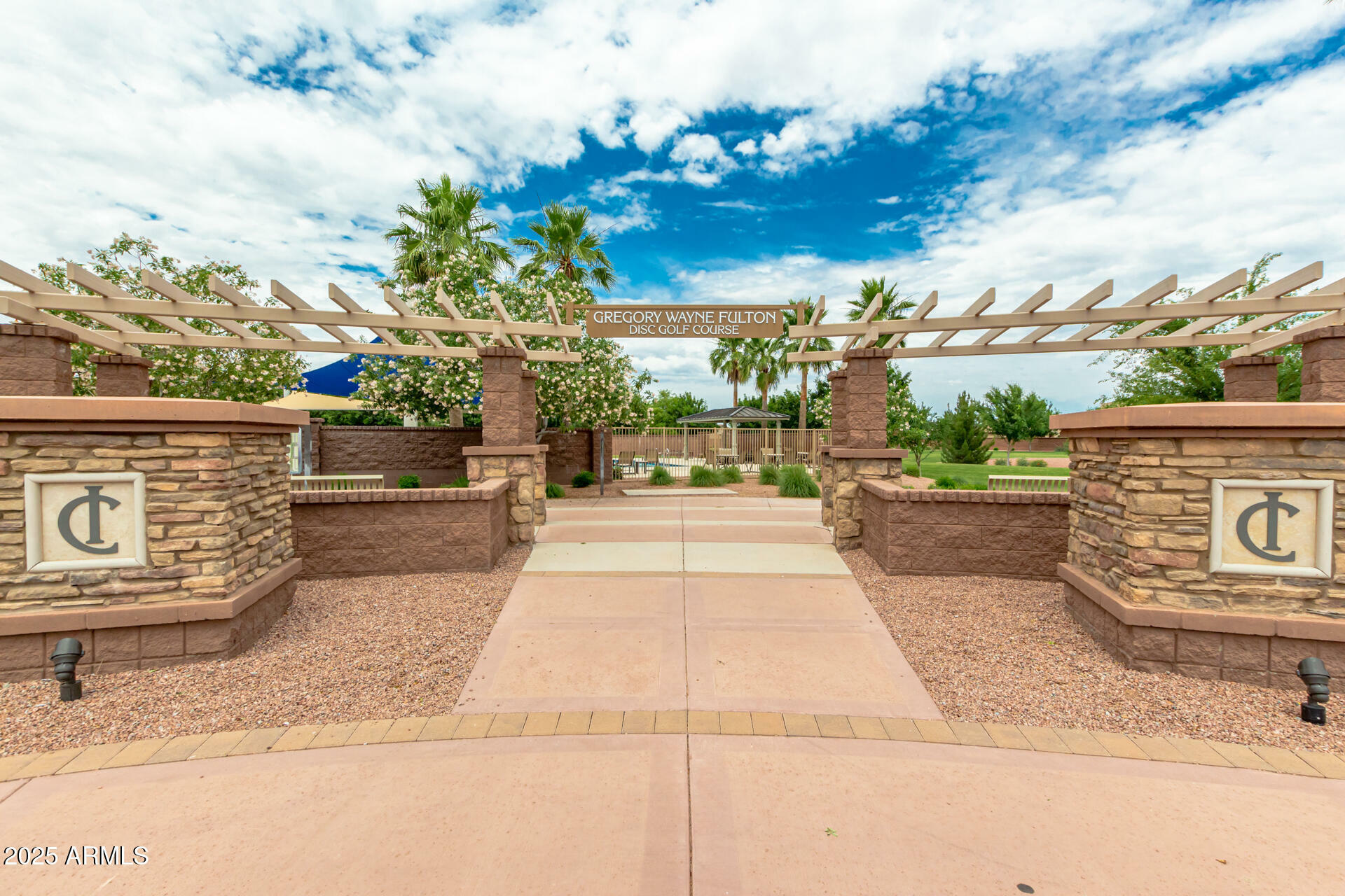 Property Photo: 901 W Witt Avenue AZ 85140