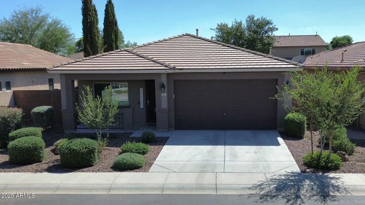 Property Photo:  901 W Witt Avenue  AZ 85140 