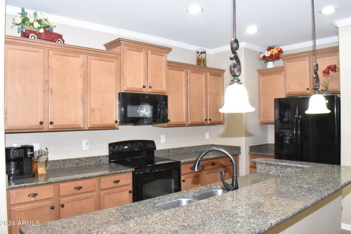 Property Photo:  901 W Witt Avenue  AZ 85140 