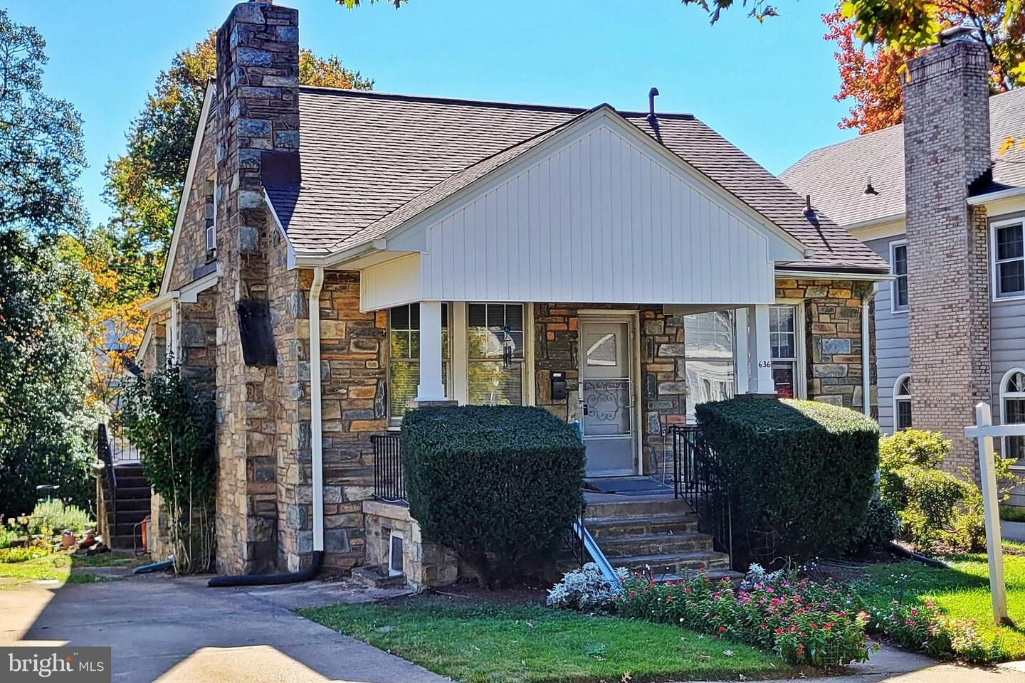 Property Photo: 636 25th Street S VA 22202