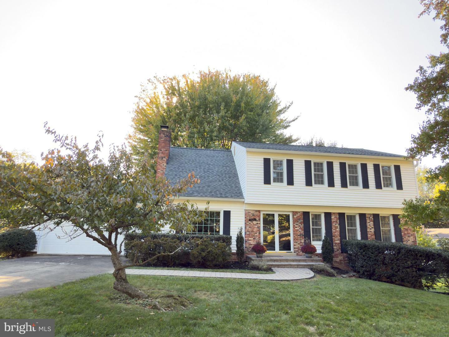 Property Photo:  7818 New London Drive  VA 22153 