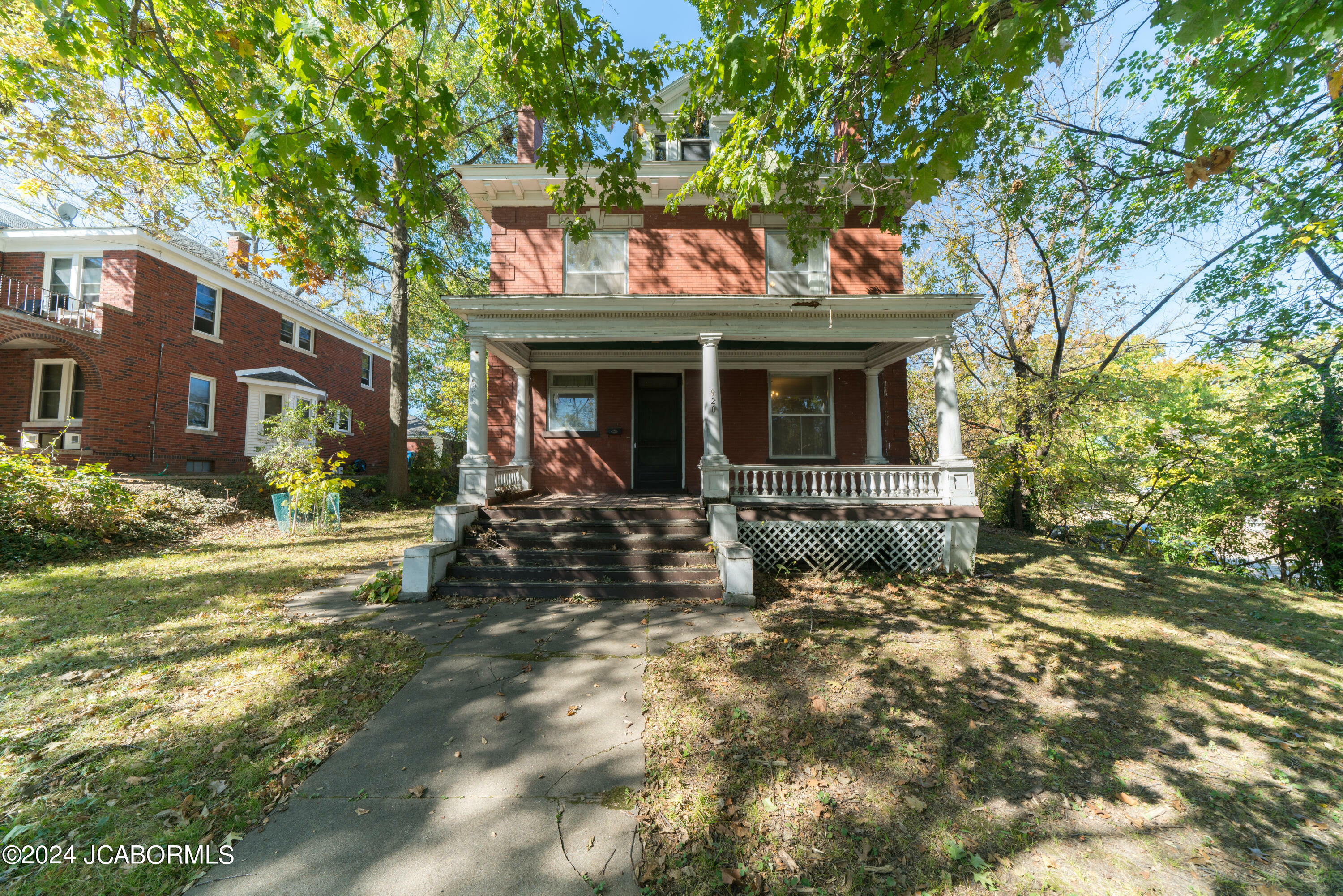 Property Photo:  920 Jefferson Street  MO 65101 