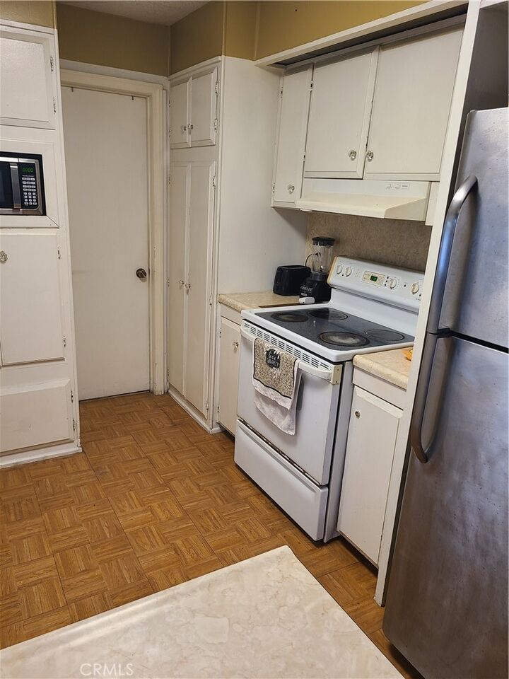 Property Photo:  9080 Bloomfield Avenue 46  CA 90630 