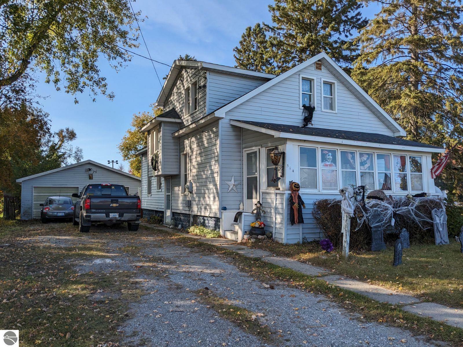 Property Photo:  514 S Bullock Street  MI 48770 