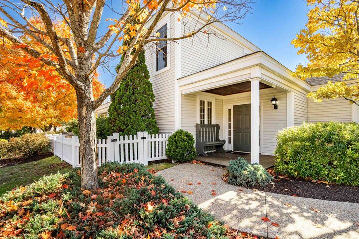 Property Photo:  44 Kensington Lane  NH 03110 