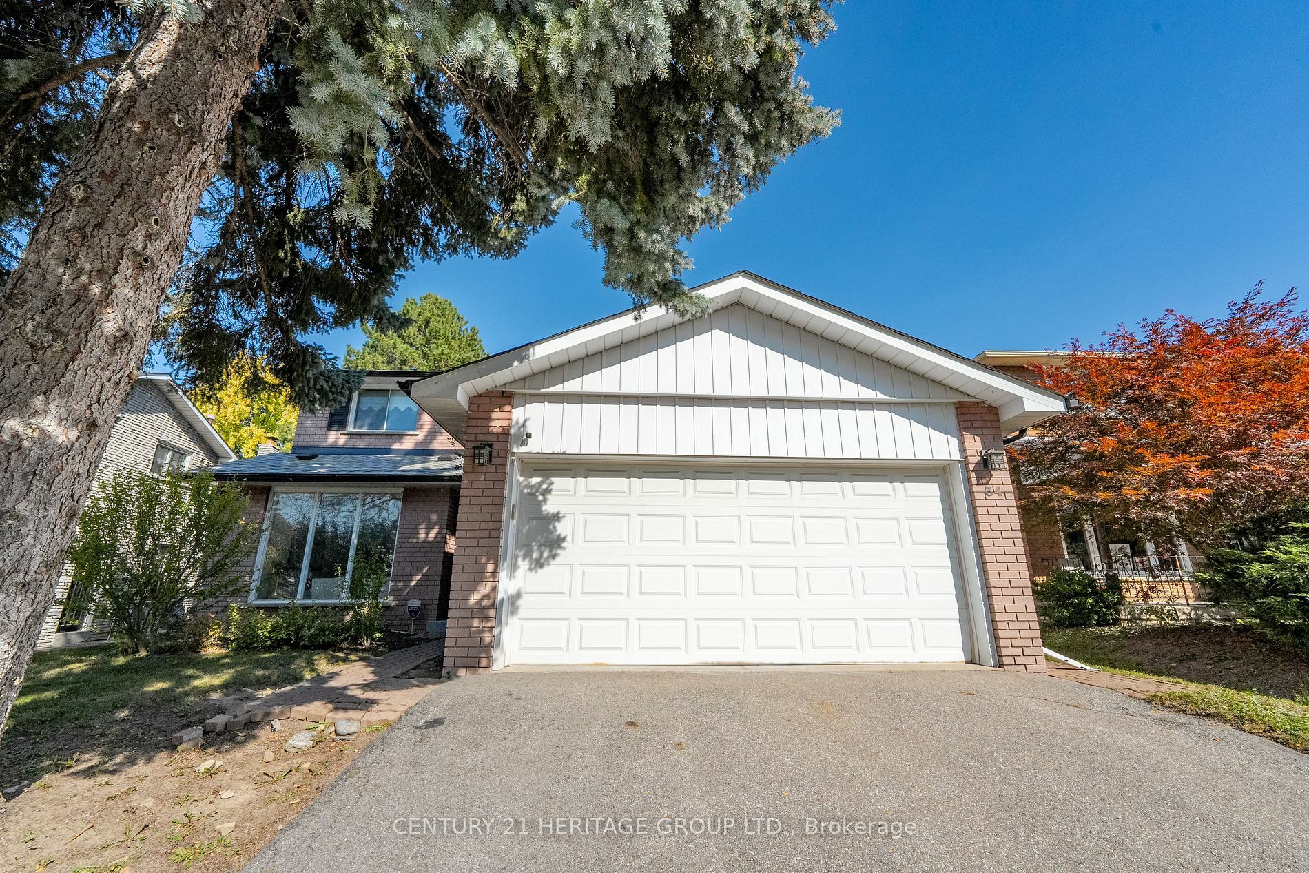 Property Photo:  34 Barkwood Cres  ON M2H 3G6 