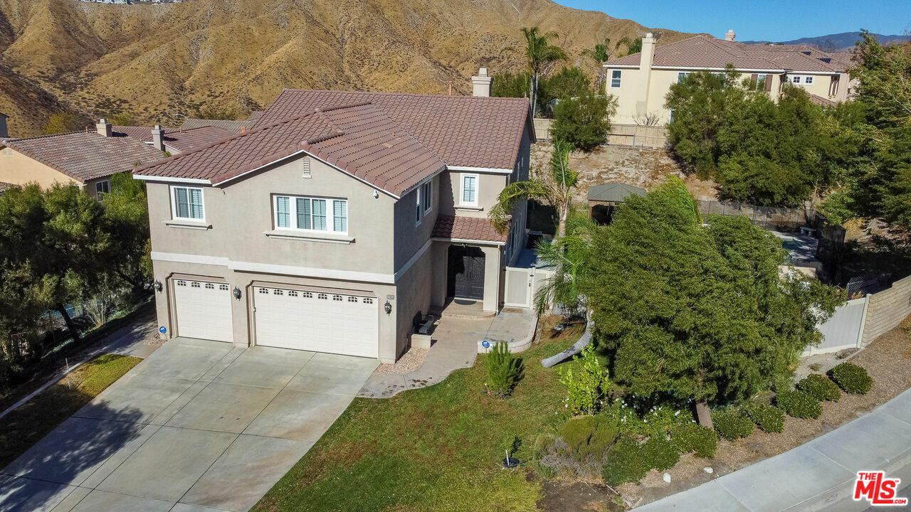 Property Photo:  17195   Summit Hills Dr  CA 91387 