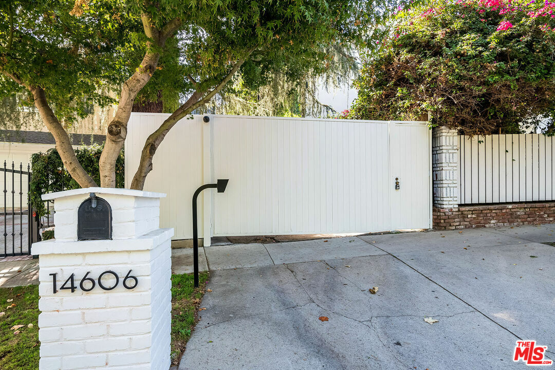 Property Photo:  14606 Sutton St  CA 91403 