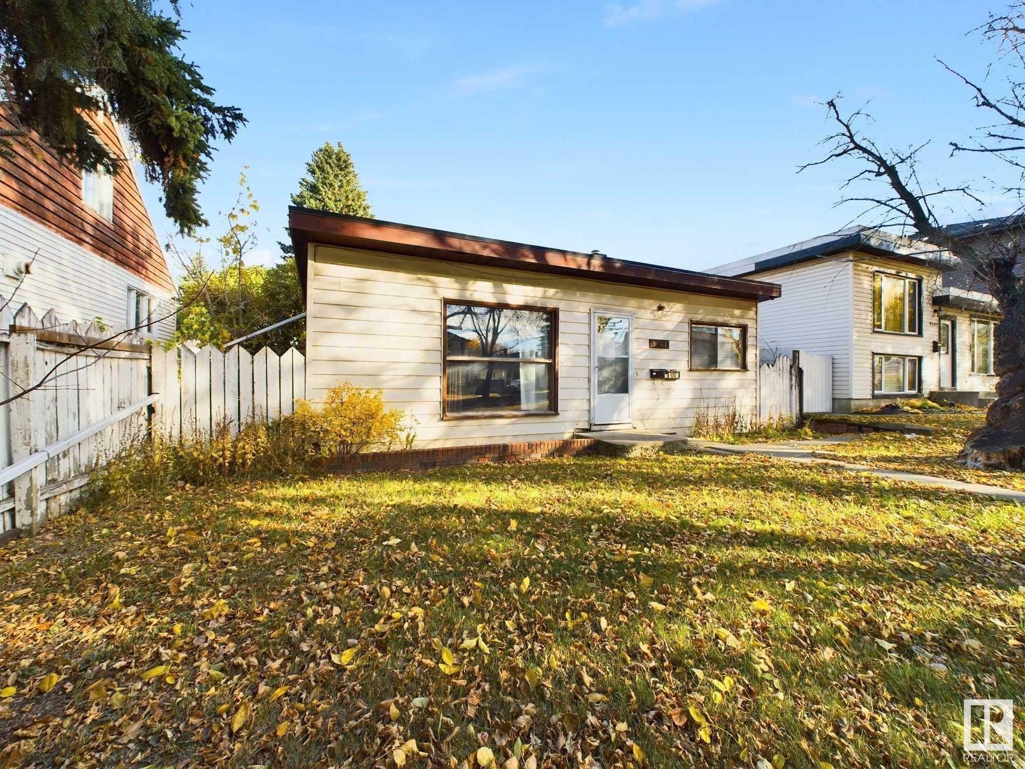 Property Photo:  9347 91 Street NW  AB T6C 3P2 