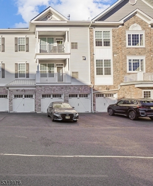 Property Photo:  6 Pebble Rd A2  NJ 07424 