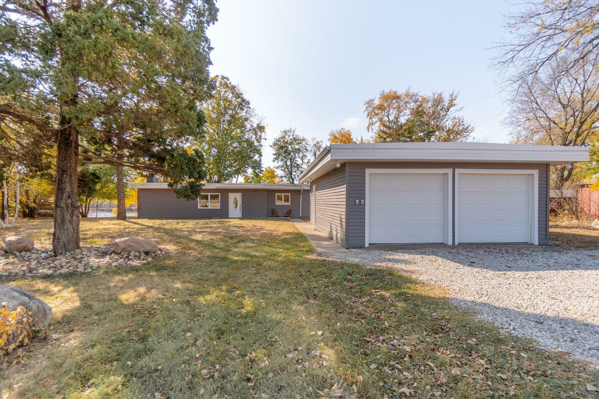 Property Photo:  2616 Cottage Row Road  IA 50613 