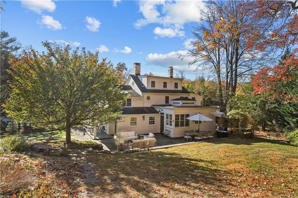 Property Photo:  6 Jingle Lane  NY 10506 