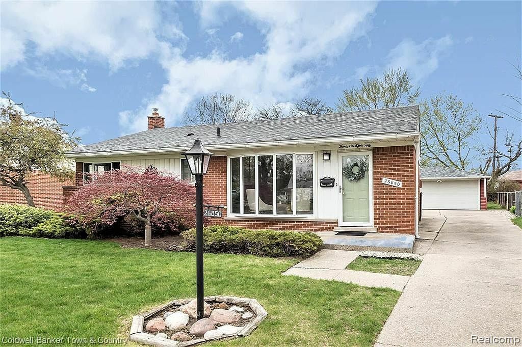 Property Photo:  26850 Constance Street  MI 48127 1011 