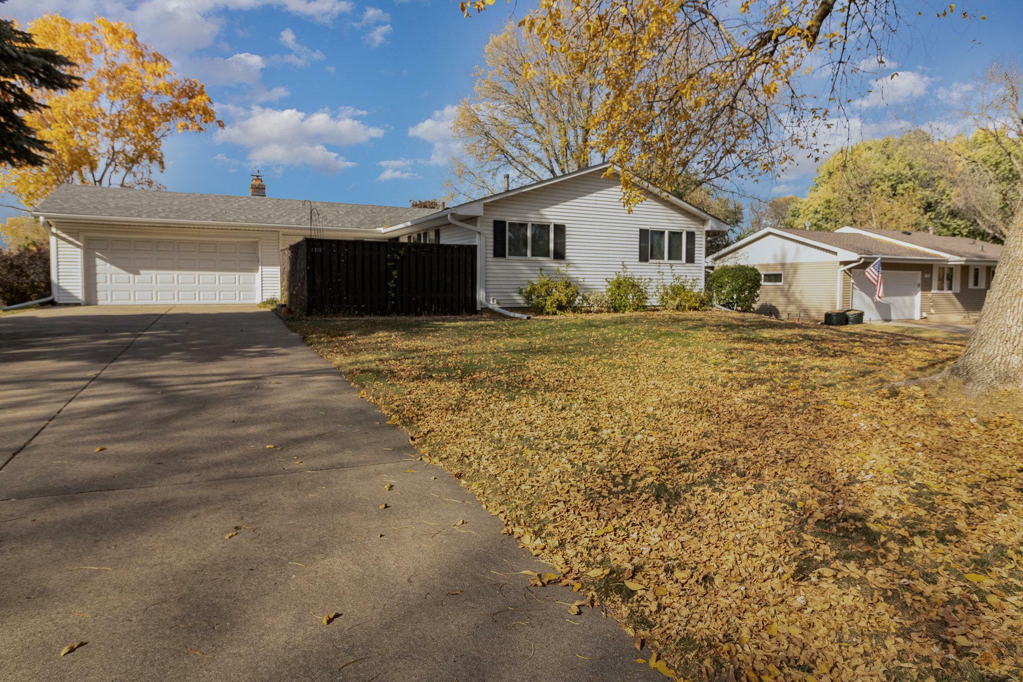 11710 Cartier Avenue S  Burnsville MN 55337 photo