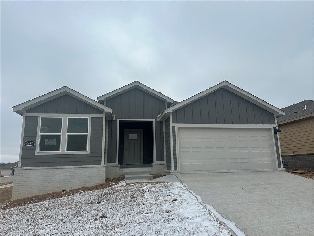 Property Photo: 4495 W Canyon Run Drive AR 72704