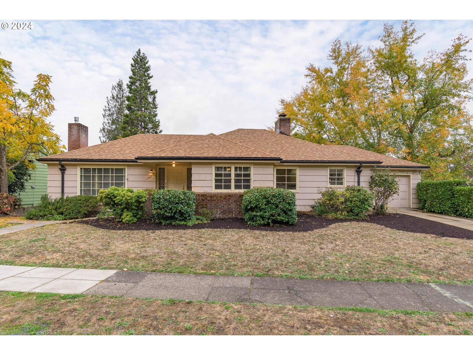 Property Photo: 1740 Fairmount Blvd OR 97403