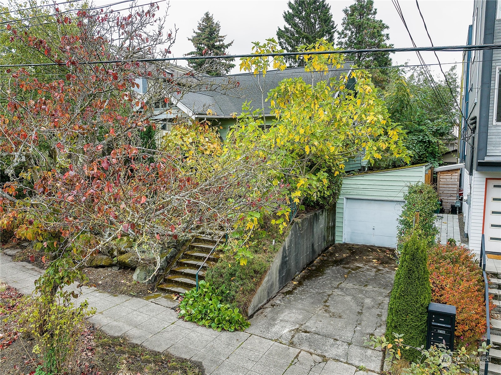 Property Photo:  4412 Corliss Avenue N  WA 98103 