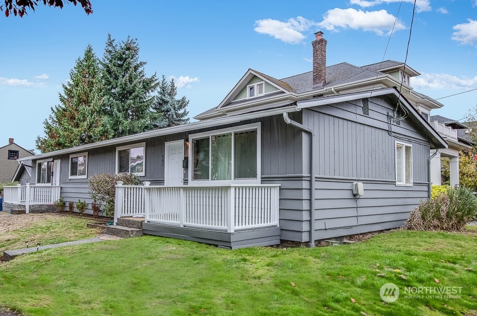 Property Photo:  201 29th Avenue S  WA 98144 