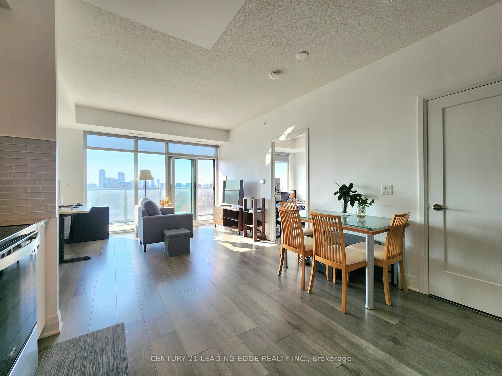 Property Photo:  3220 Sheppard Ave E 901  ON M1T 3K1 