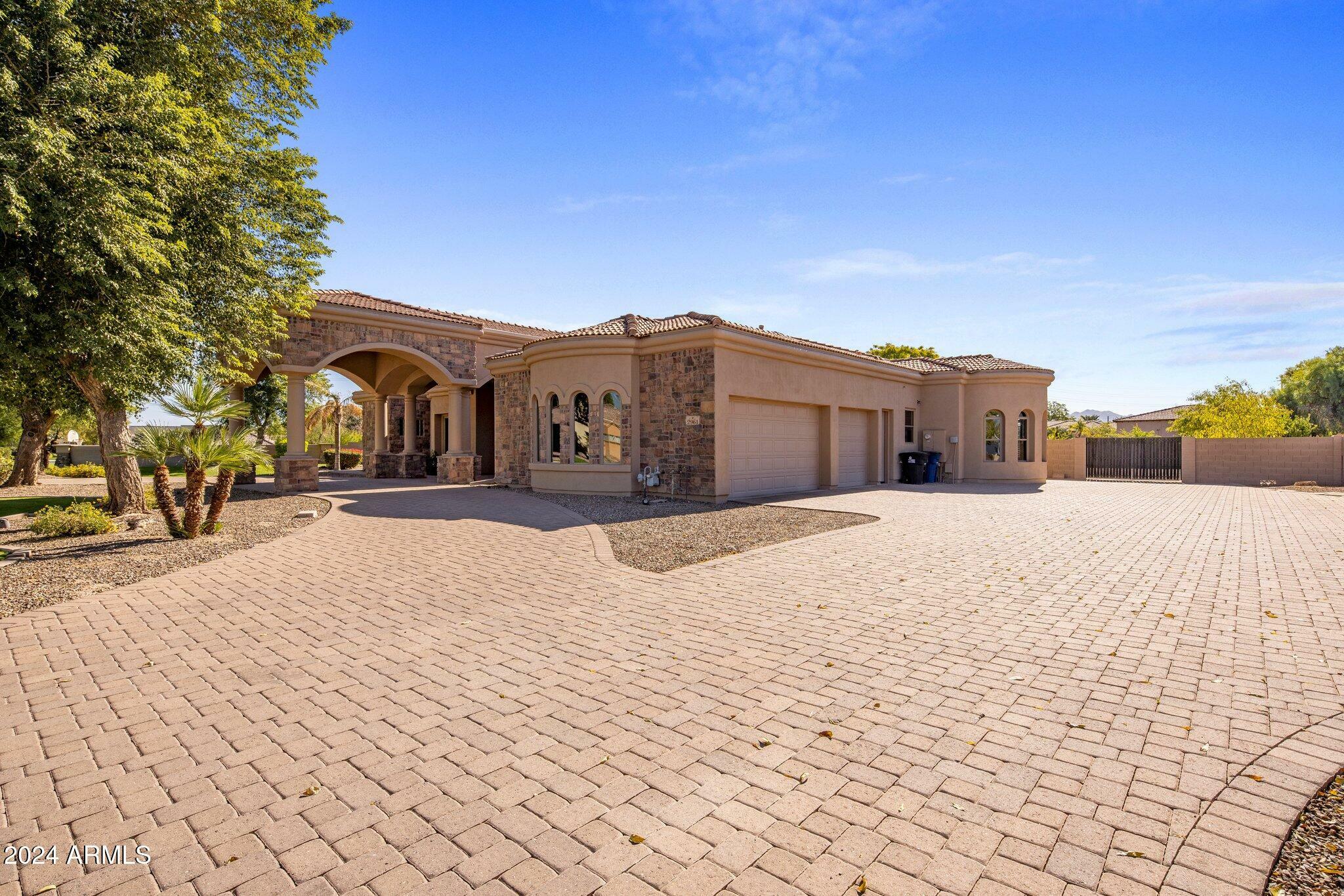 Property Photo:  2961 E Latham Way  AZ 85297 