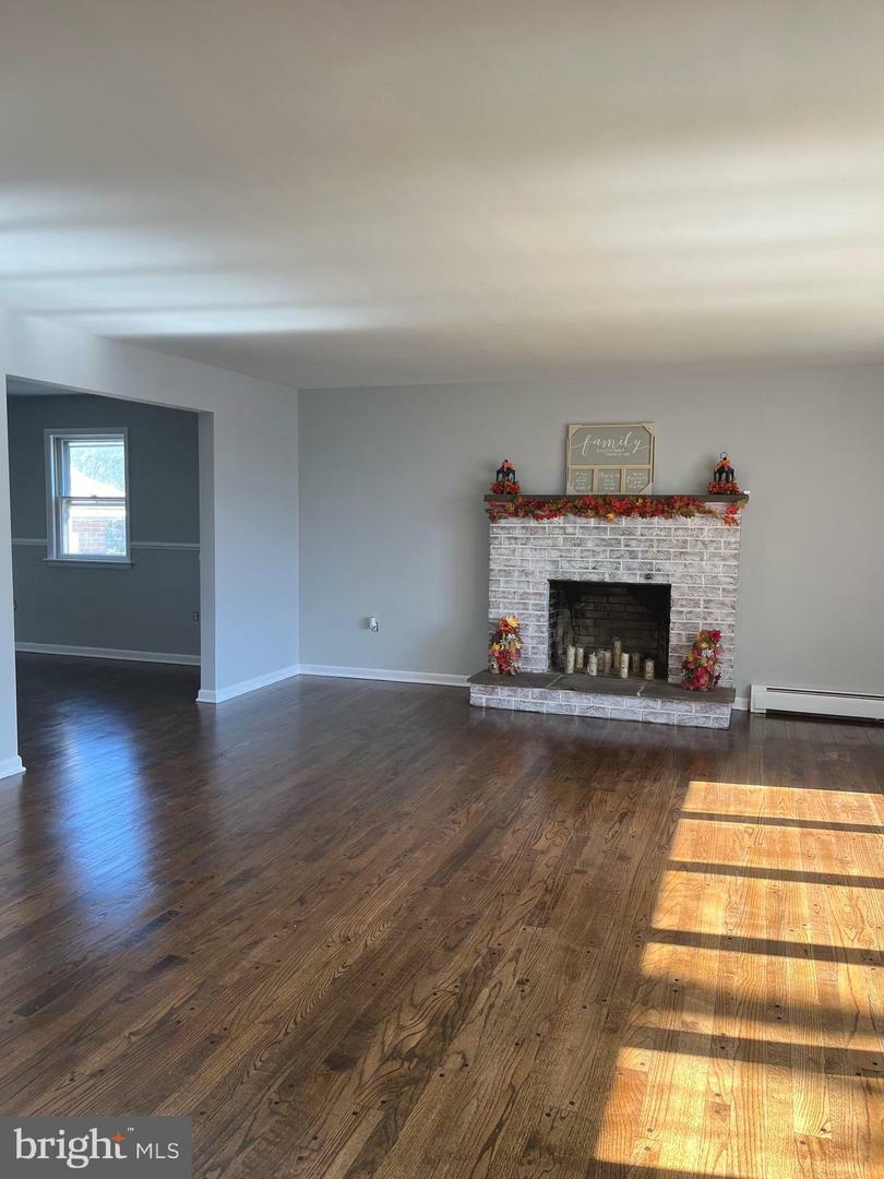 Property Photo:  220 Lincoln Way E  PA 17350 