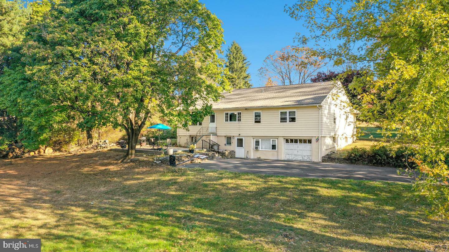 Property Photo:  1165 Swamp Road  PA 18925 