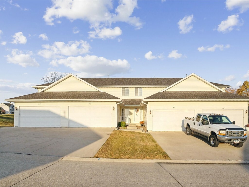 Property Photo:  3511 Stoney Point Rd SW  IA 52404 